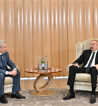 Президент Ильхам Алиев принял члена БюроВысшего совета партии «Единая Россия»