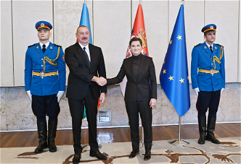 Состоялась встреча Президента Азербайджана Ильхама Алиевас премьер-министром Сербии в расширенном составе