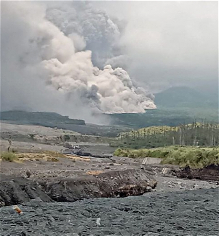 2000 человек эвакуированы из-за извержения вулкана Семеру в Индонезии