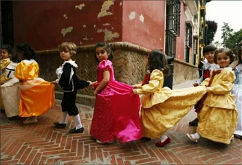 33 проц. детей в Испании находятся на грани бедности