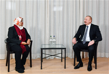 Президент Ильхам Алиев встретился в Давосес исполнительнымдиректором Программы ООН по населенным пунктам