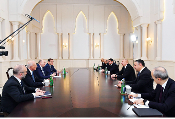 Президент Ильхам Алиев принял министра окружающей среды и энергетической безопасности Италии