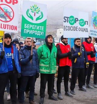 452 волонтера БГУ участвуют в эко-акции на дороге Лачин-Ханкенди