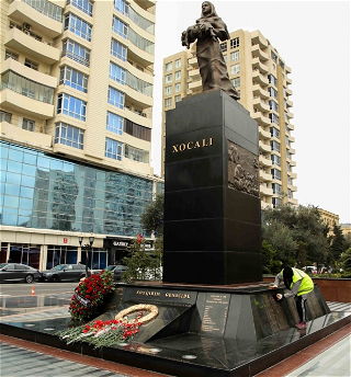 В парке, где установлен памятник «Крик матери», продолжаются подготовительные работы к 31-й годовщине Ходжалинской трагедии