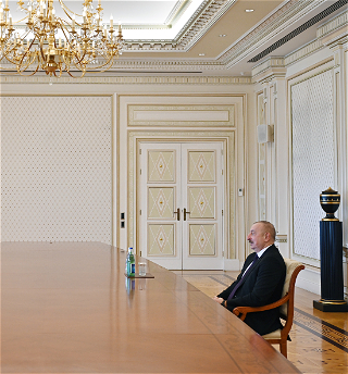 Президент Ильхам Алиев принялбывшего Премьер-министра Израиля