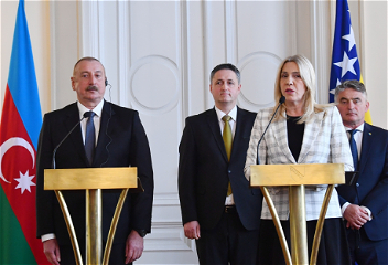 Президент Азербайджана Ильхам Алиеви Председатель Президиума Боснии и Герцеговины Желка Цвиянович выступилис заявлениями для прессы