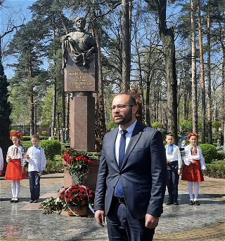 Символазербайджанских матерей