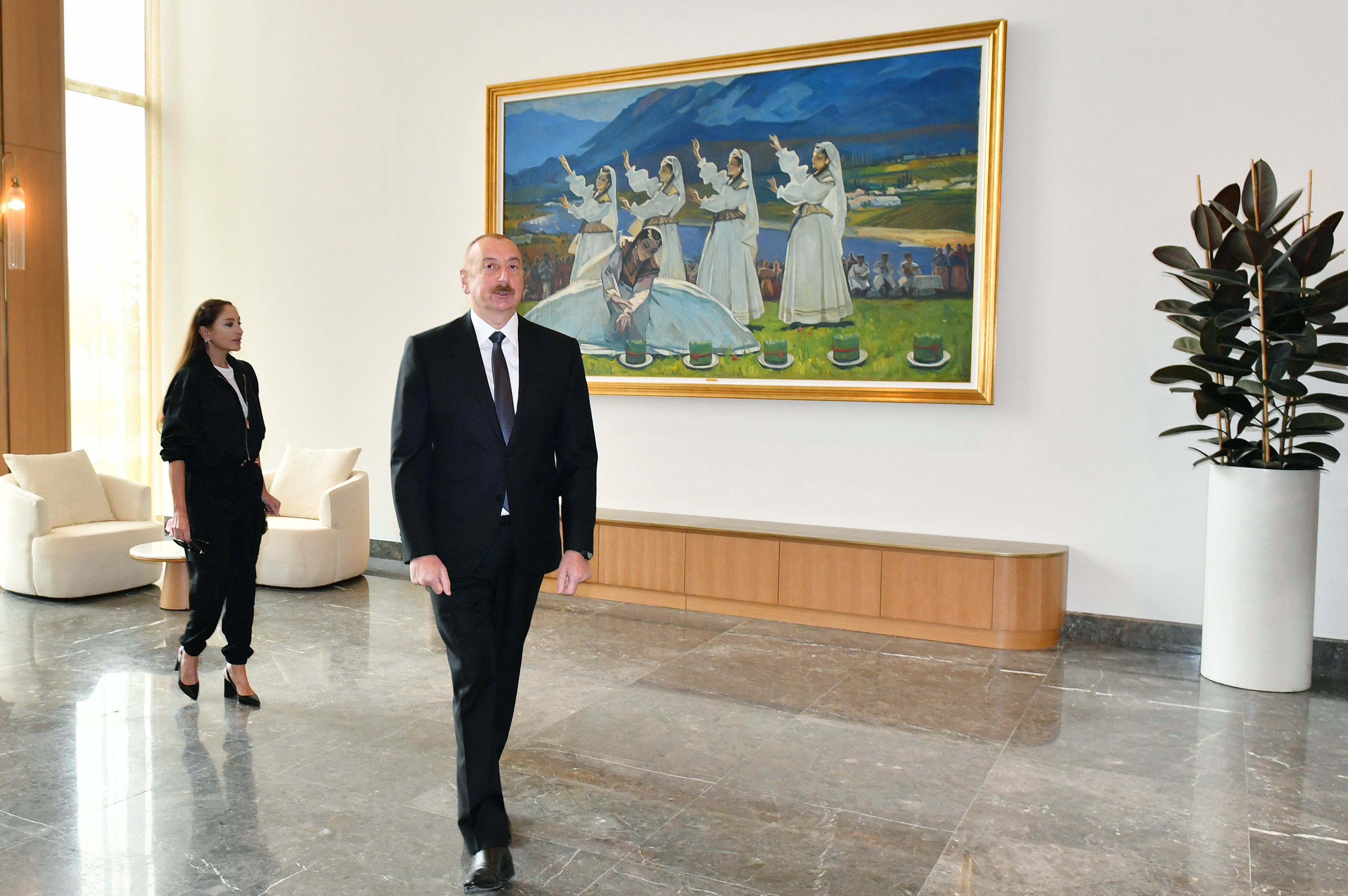 Президент Ильхам Алиев и первая леди Мехрибан Алиева приняли участие в открытии Шушинского комплекса отеля-конгресс-центра