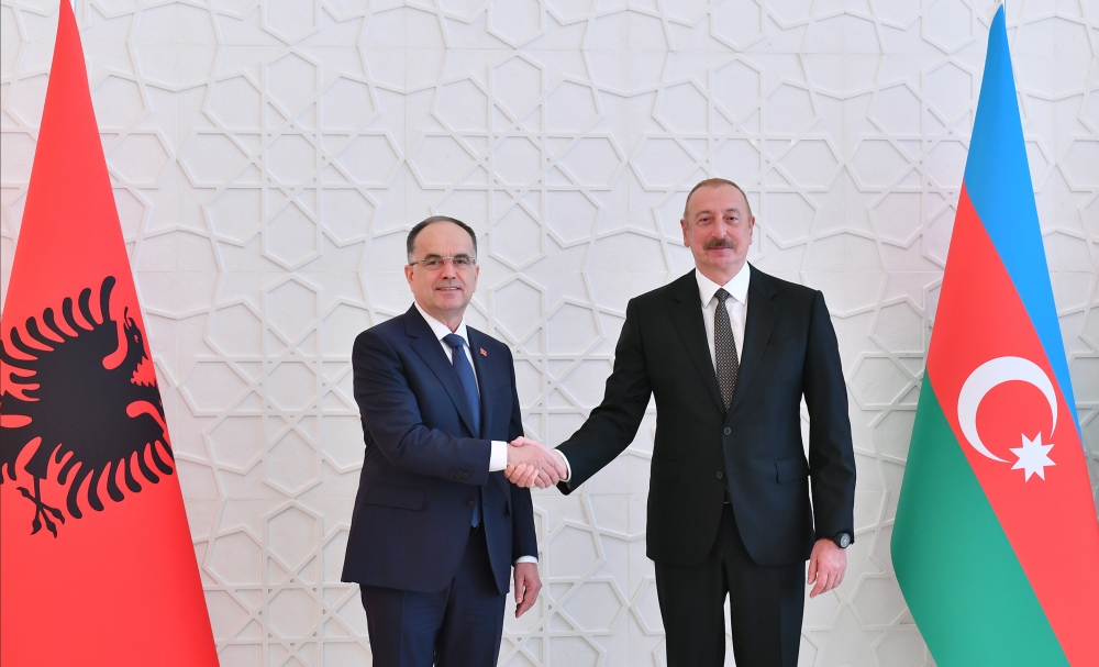 Состоялась церемония официальной встречи Президента Албании Байрама Бегая