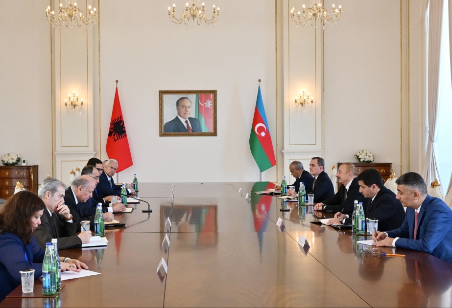 Состоялась встреча президентов Азербайджана и Албании в расширенном составе 
