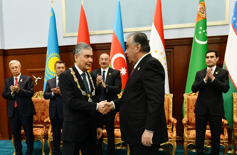Президент Ильхам Алиев принял участие в церемонии награждения Гурбангулы Бердымухамедова в Душанбе