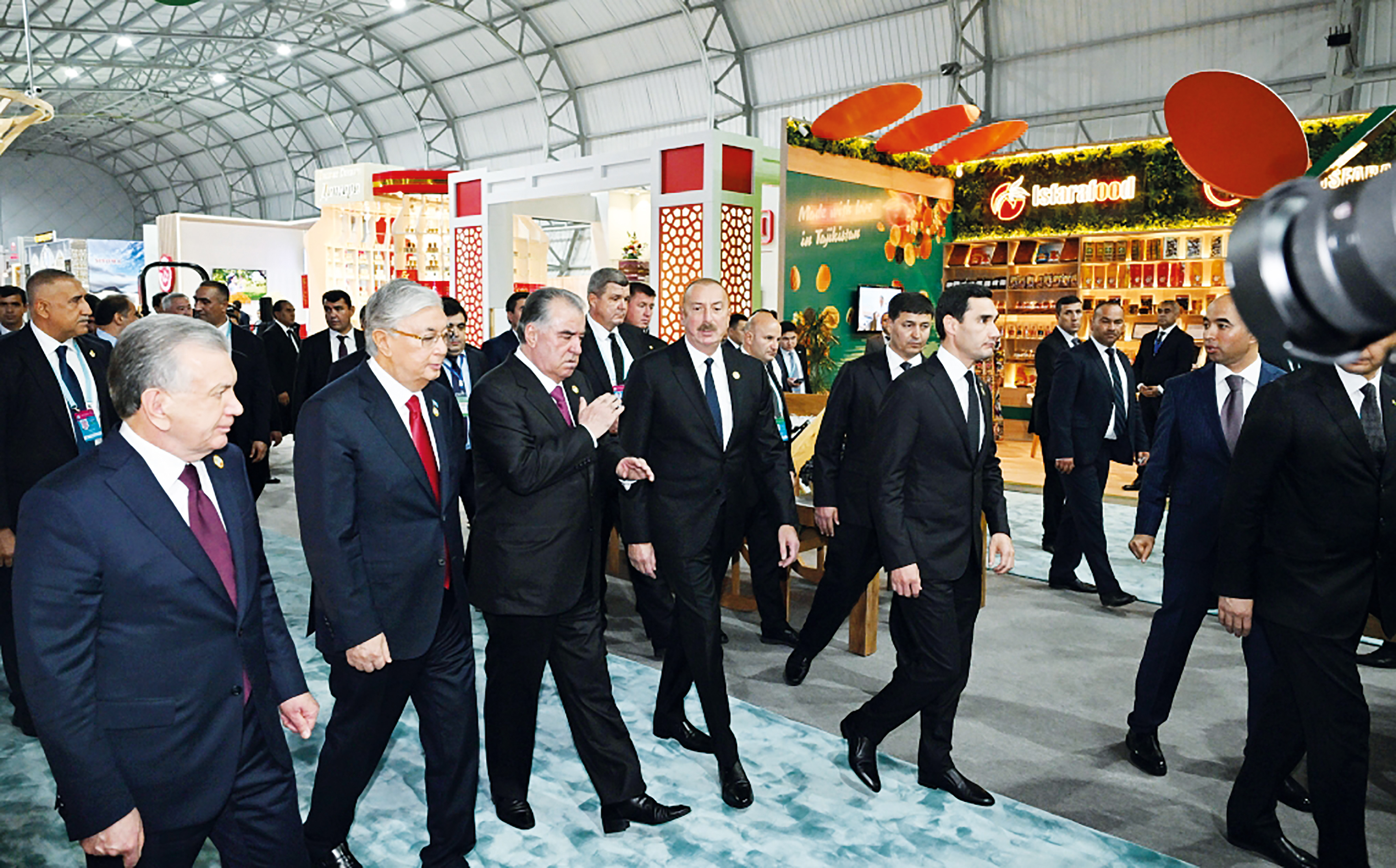 Главы государств, участвующие в 5-й Консультативной встрече в Душанбе, ознакомились с выставкой «ЭКСПО Центральная Азия-2023»