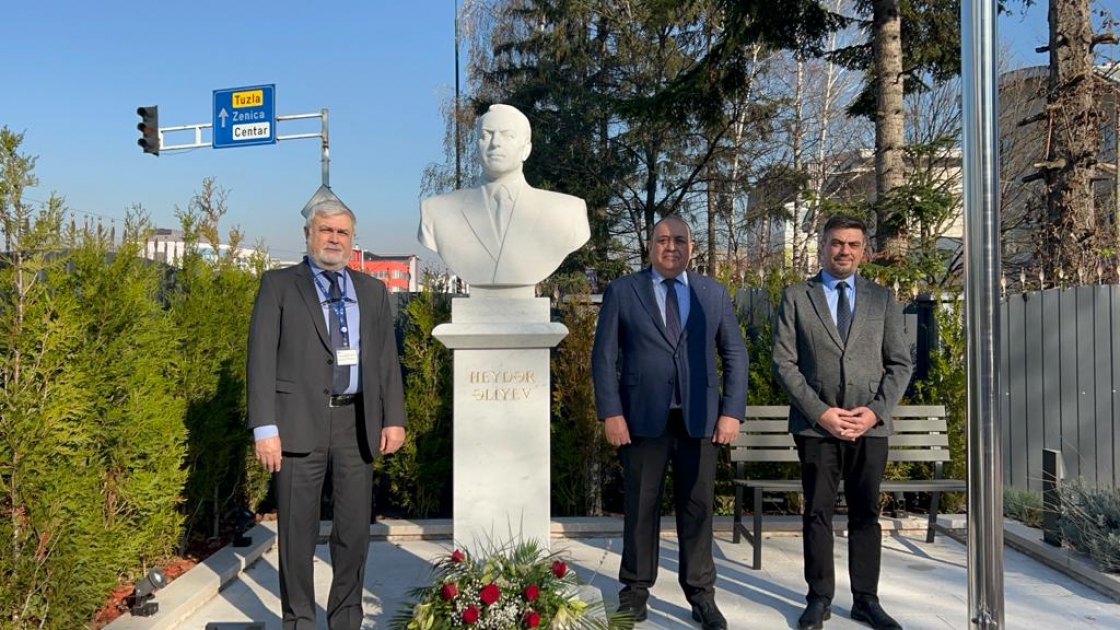 По инициативе АЗЕРТАДЖ в Сараево открылась фотовыставка в рамках «Года Гейдара Алиева»