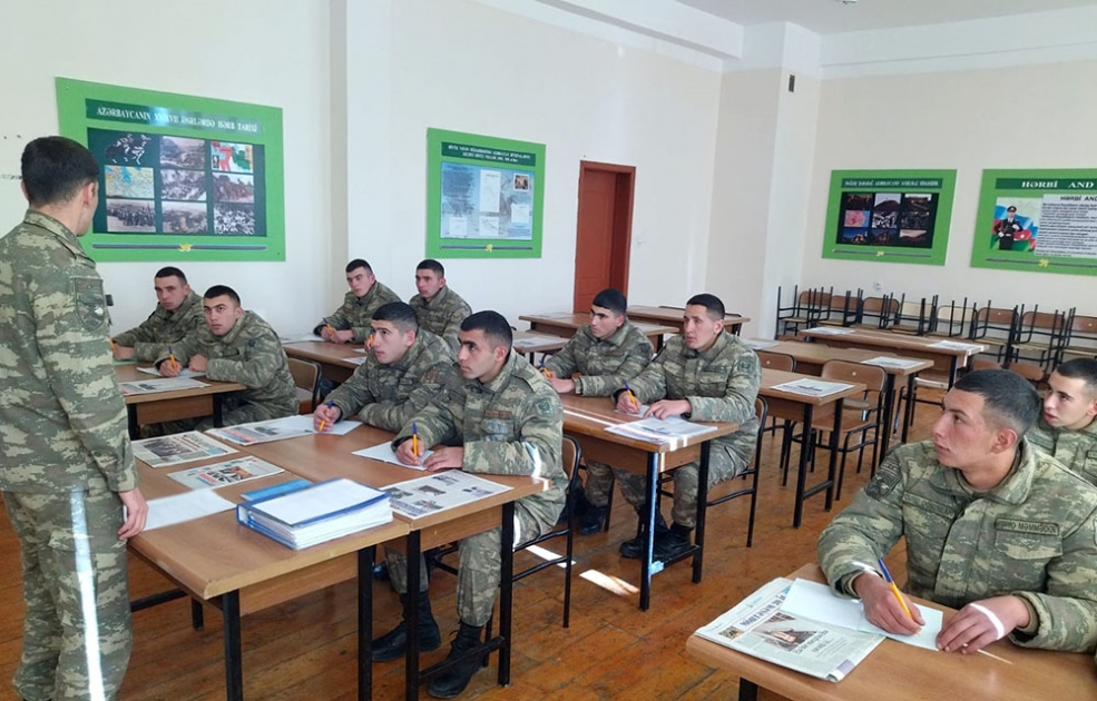 В Азербайджанской армии проводятся занятия по общественно-политической подготовке