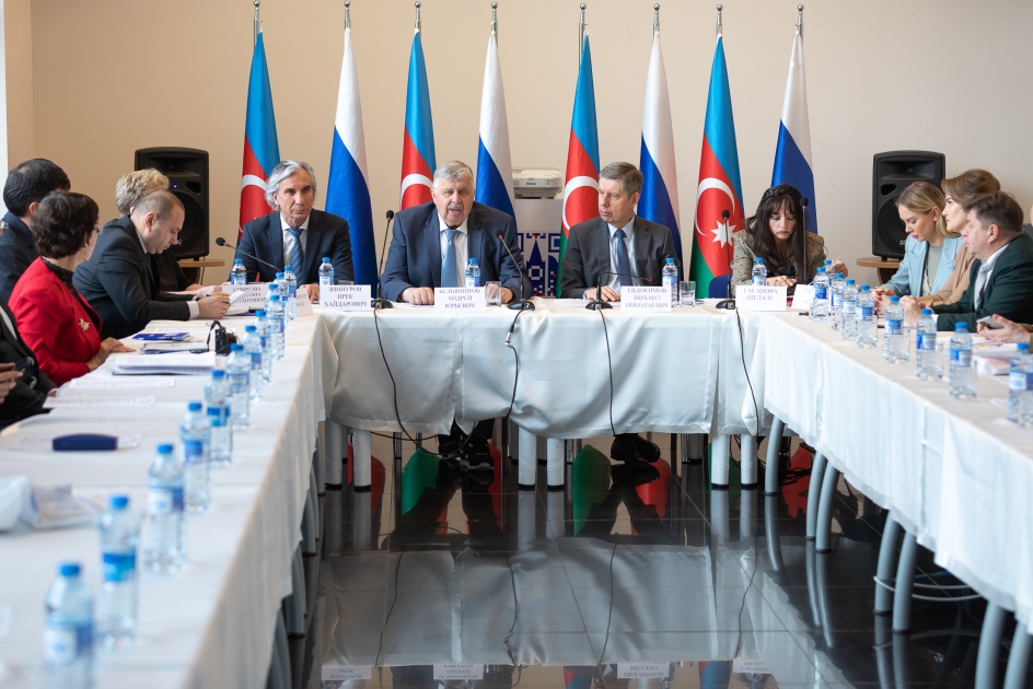 Азербайджанские и российские эксперты обсудили роль народной дипломатии в развитии отношений двух стран