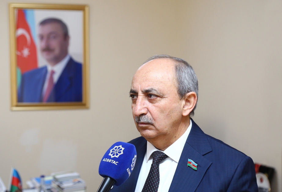 Председатель: Мы приступим к составлению списка наших соотечественников, депортированных из Западного Азербайджана в 1948-1953 годах