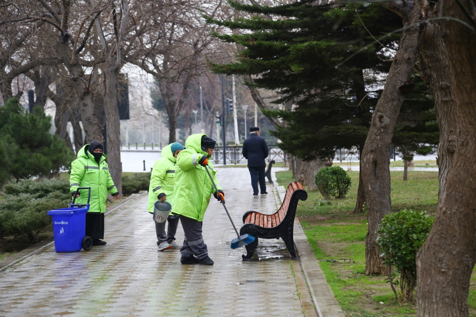 В столице прошел общегородской субботник в связи с праздником Новруз