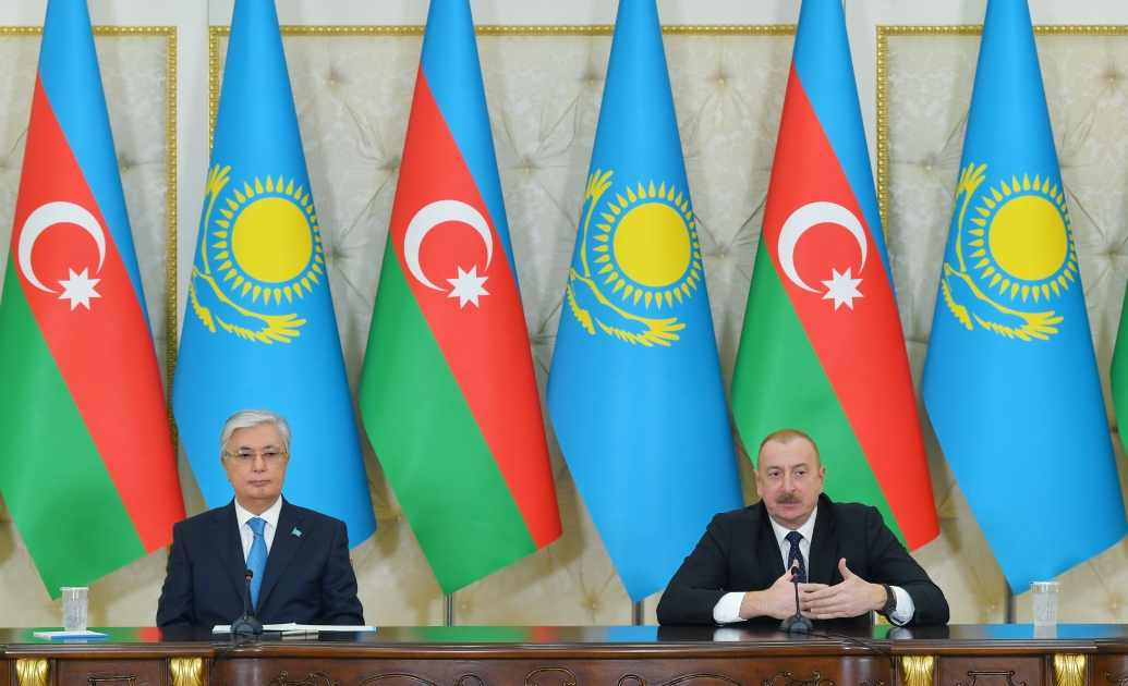 Президенты Азербайджана и Казахстана выступили с заявлениями для прессы  