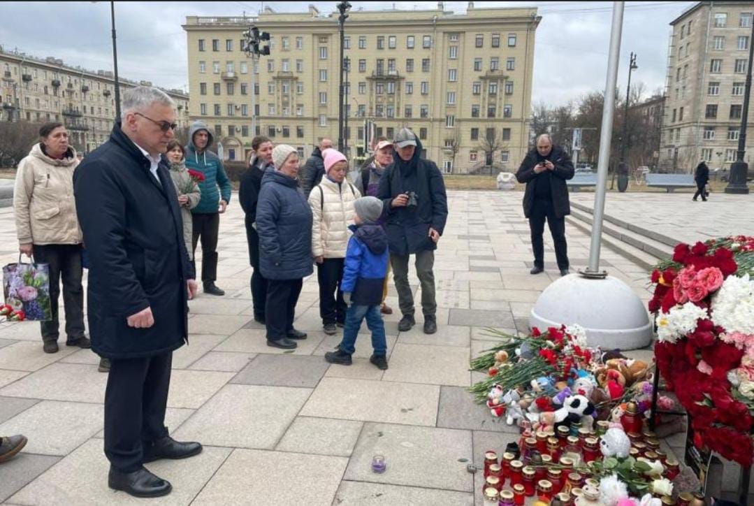 Генеральный консул Азербайджана в Санкт-Петербурге почтил память погибших в результате теракта