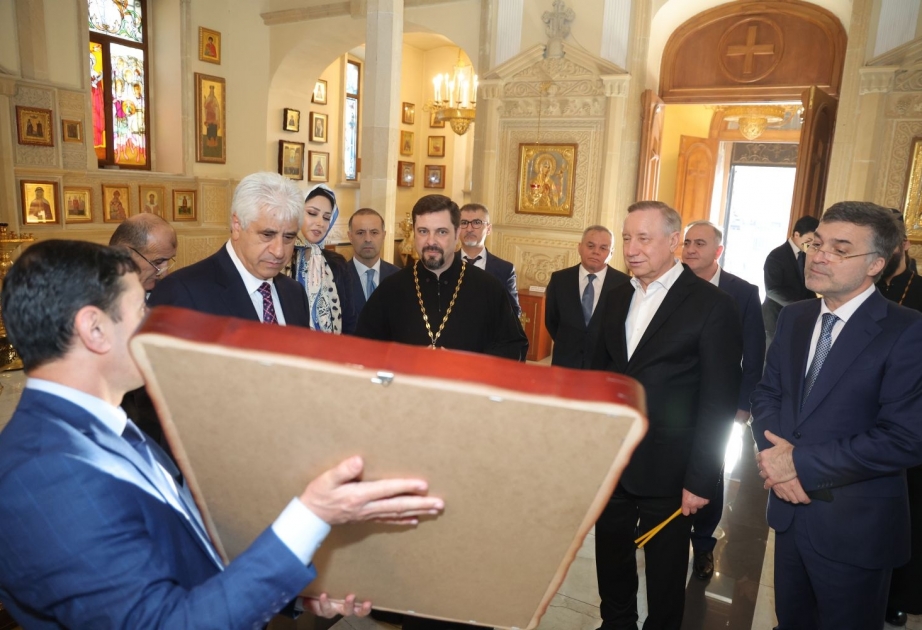Губернатор Санкт-Петербурга посетил Бакинский кафедральный собор