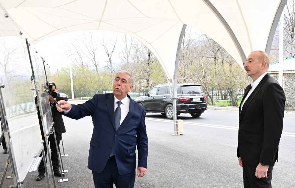 Президент Ильхам Алиев принял участие в открытии автомобильной дороги Беюк Пирали-Кичик Пирали-Хырхатала-Джигателли-Хамзали