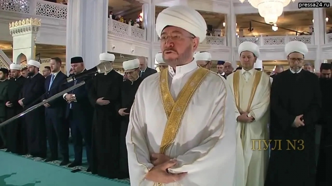 Президент РФ Владимир Путин поздравил мусульман страны с праздником Рамазан