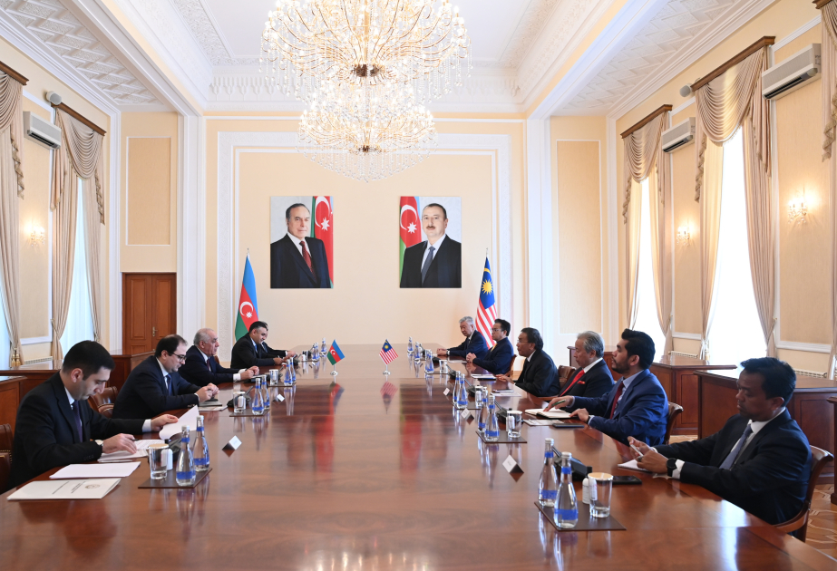 Премьер-министр Али Асадов встретился с президентом Сената парламента Малайзии