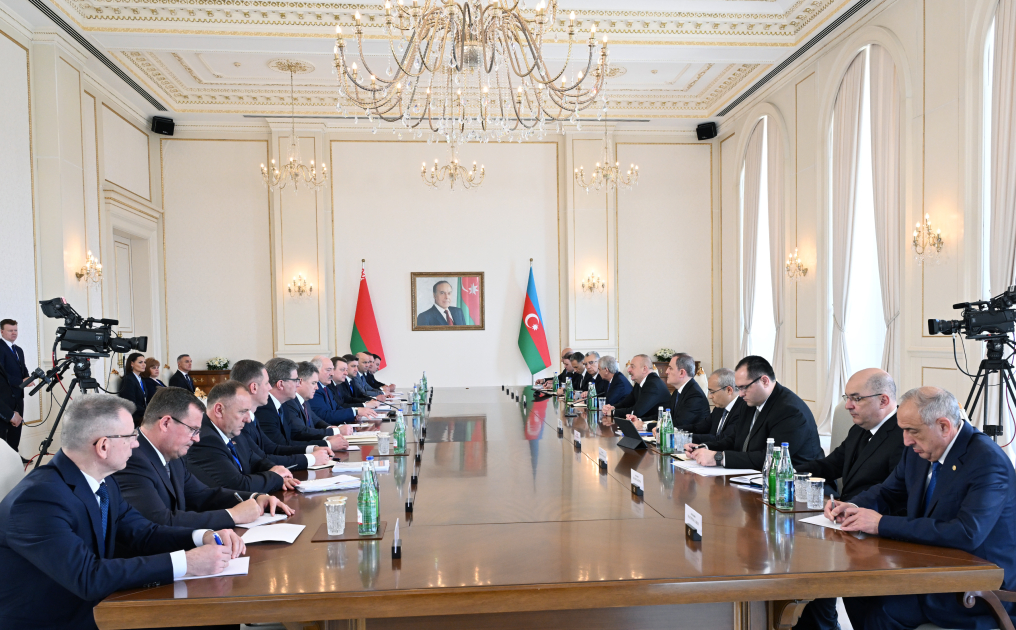 Началась встреча Президента Ильхама Алиева с Президентом Александром Лукашенко в расширенном составе 