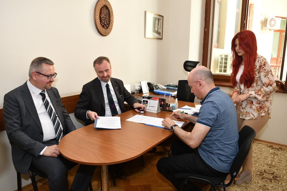 Между Национальным музеем истории Азербайджана и посольством Польши подписан меморандум о сотрудничестве