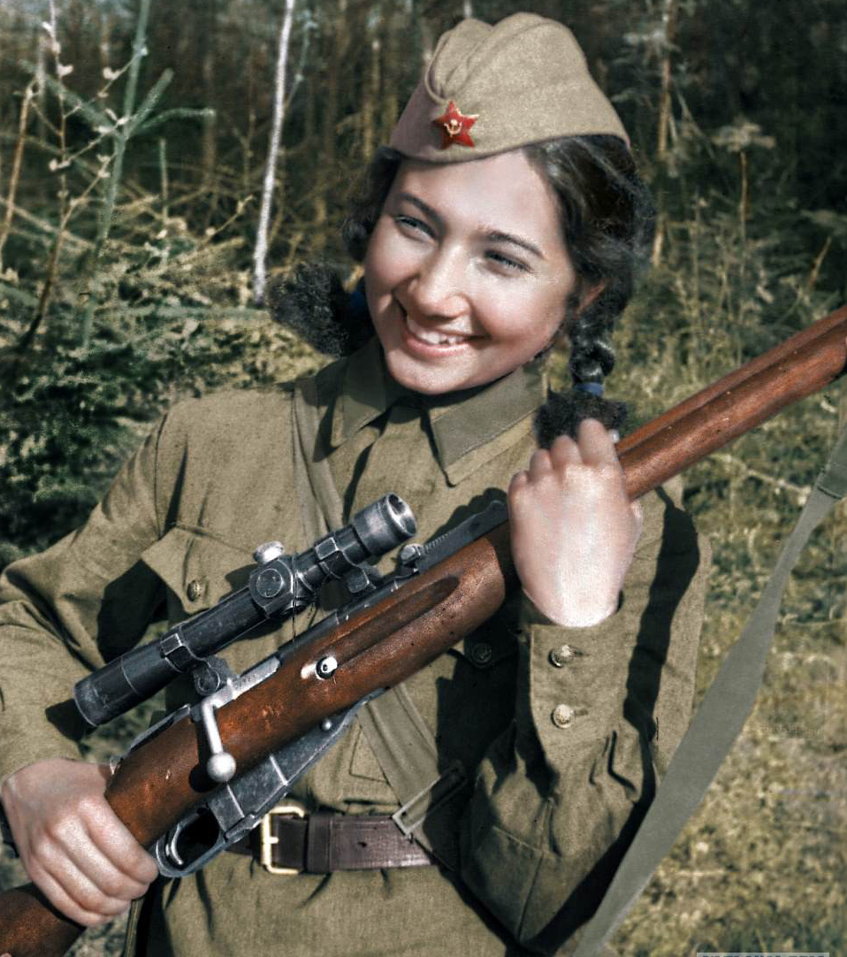 Снайпер, актриса, ученый

