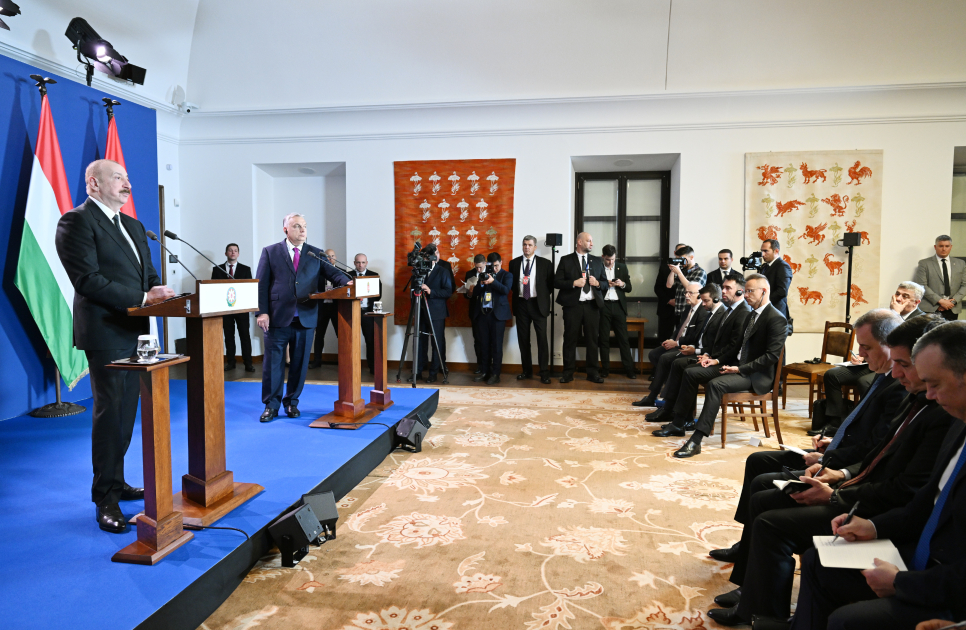 Президент Азербайджана Ильхам Алиев и премьер-министр Венгрии Виктор Орбан выступили с заявлениями для прессы