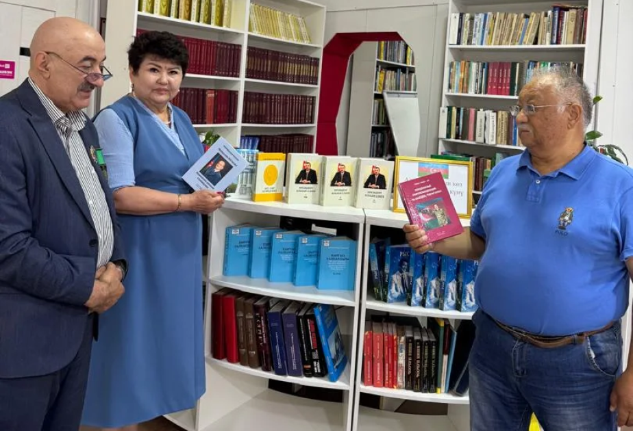 В Бишкеке состоялась книжная выставка, приуроченная ко Дню независимости Азербайджана