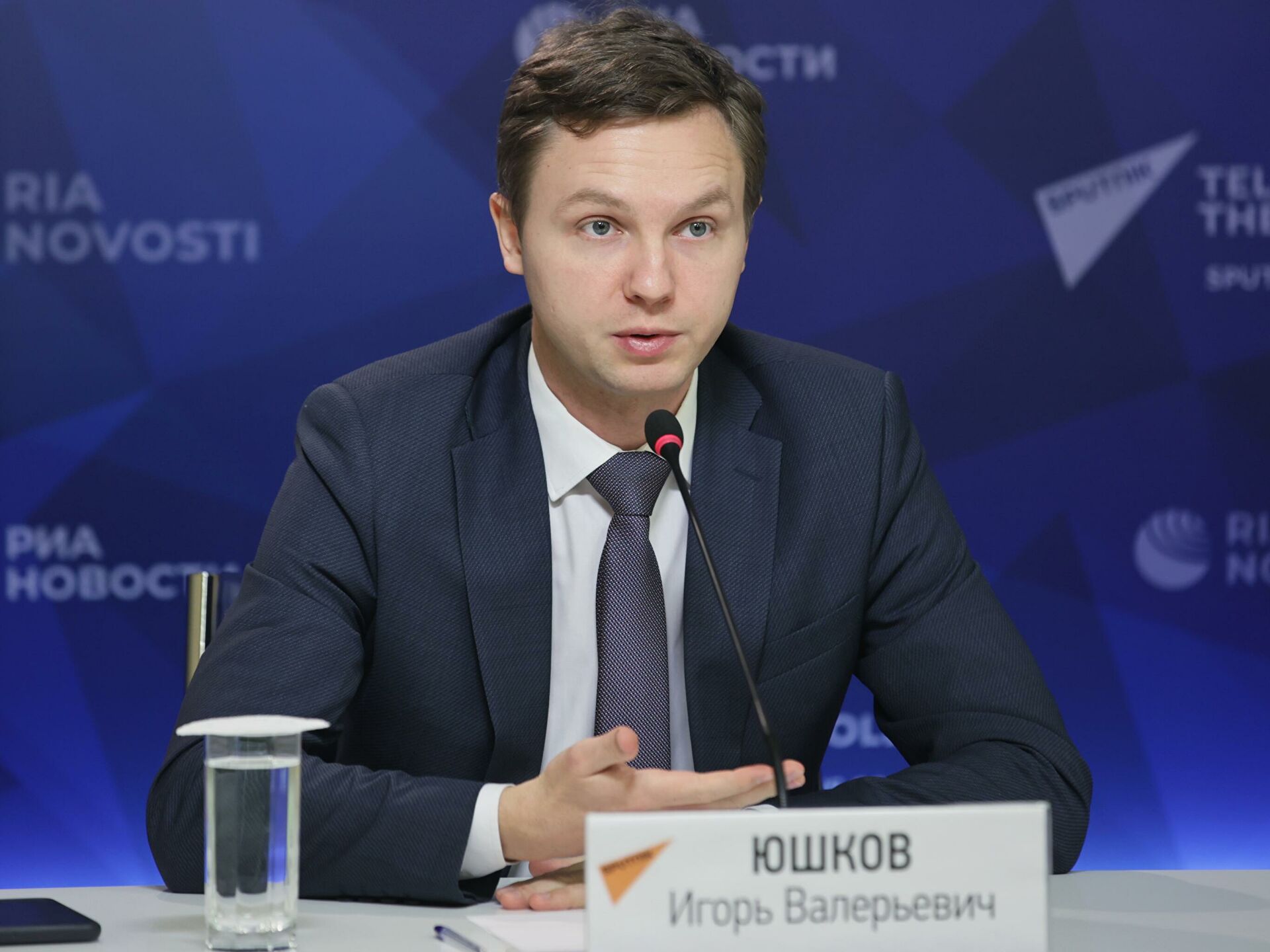 Мир замер в ожидании