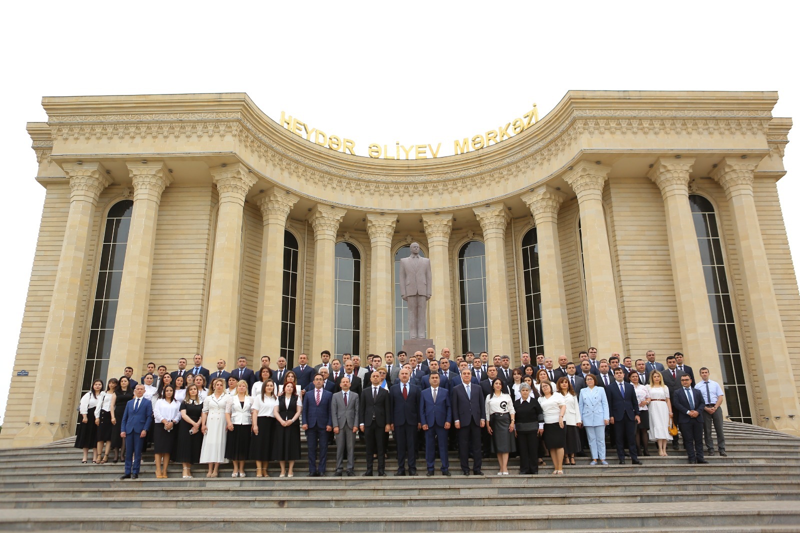 На службе стране и народу