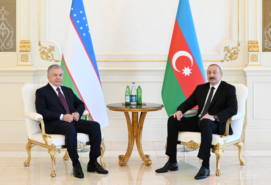 Состоялась встреча Президента Азербайджана Ильхама Алиева с Президентом Узбекистана Шавкатом Мирзиёевым один на один