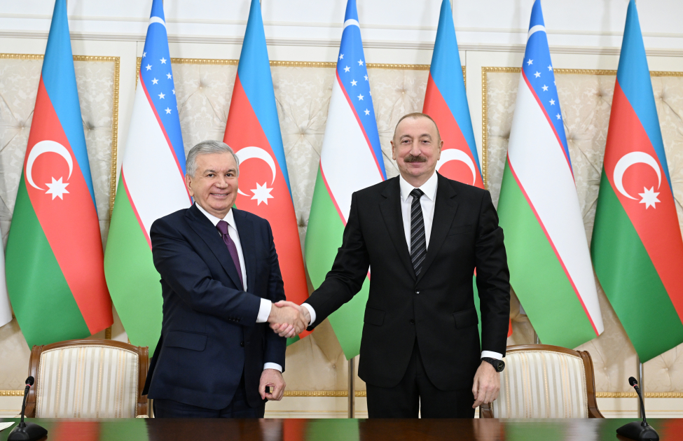 Президент Азербайджана Ильхам Алиев и Президент Узбекистана Шавкат Мирзиёев выступили с заявлениями для прессы