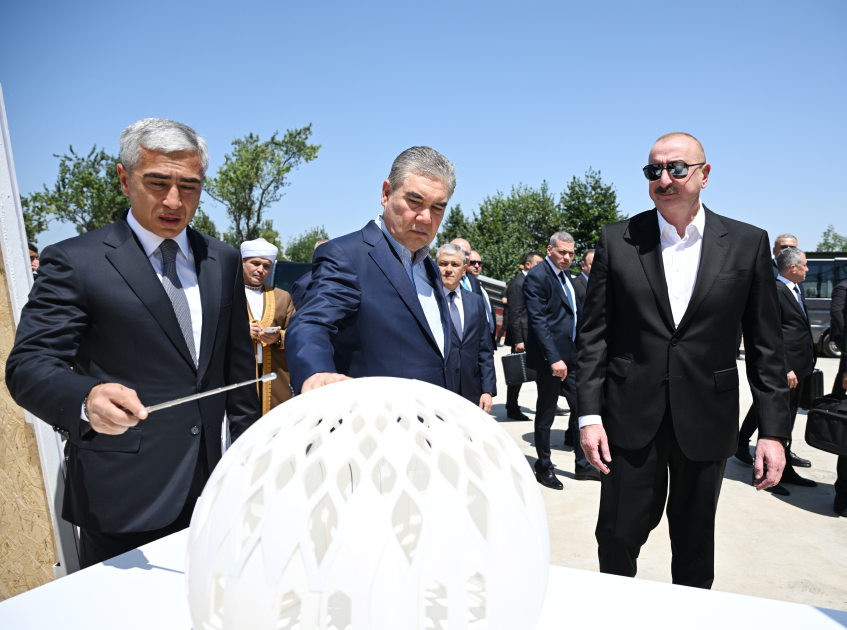 Президент Азербайджана и председатель Халк Маслахаты Туркменистана ознакомились с ходом строительства Новой Шушинской мечети