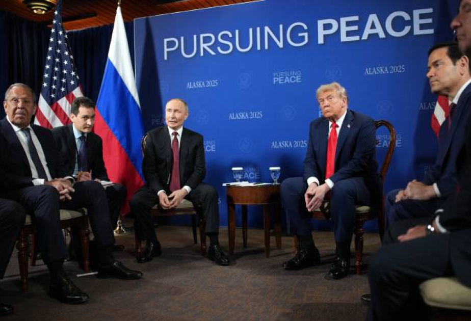 Встреча между Трампом и Путиным началась
