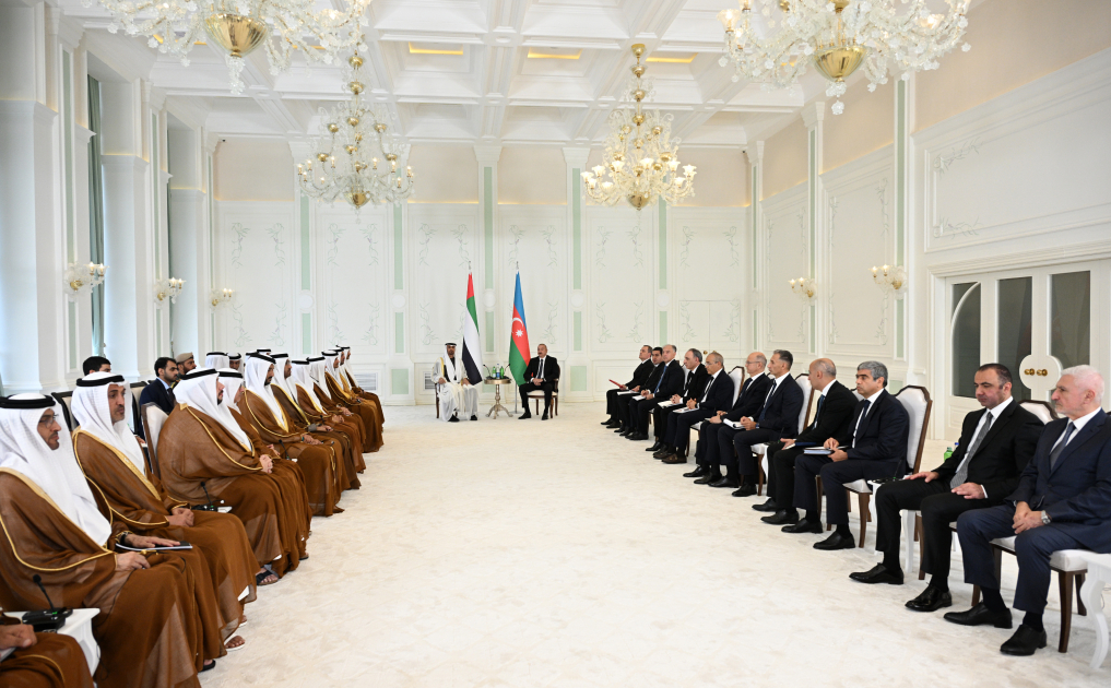 Состоялась встреча президентов Ильхама Алиева и Шейха Мухаммеда бен Заида Аль Нахайяна в расширенном составе, проведен обмен документами между Азербайджаном и Объединенными Арабскими ЭмиратамиБУДЕТ ОБНОВЛЕНО