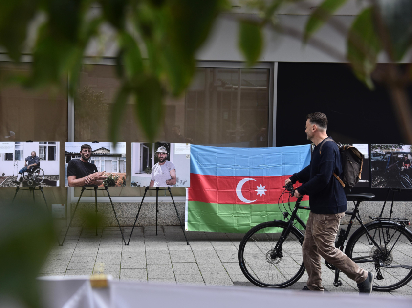«Говорящие фотографии» азербайджанских минных жертв обратились из Нюрнберга к миру с призывом о справедливости