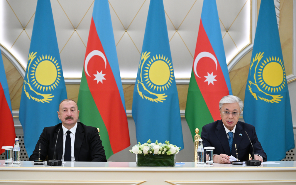 Президенты Азербайджана и Казахстана выступили с заявлениями для прессы