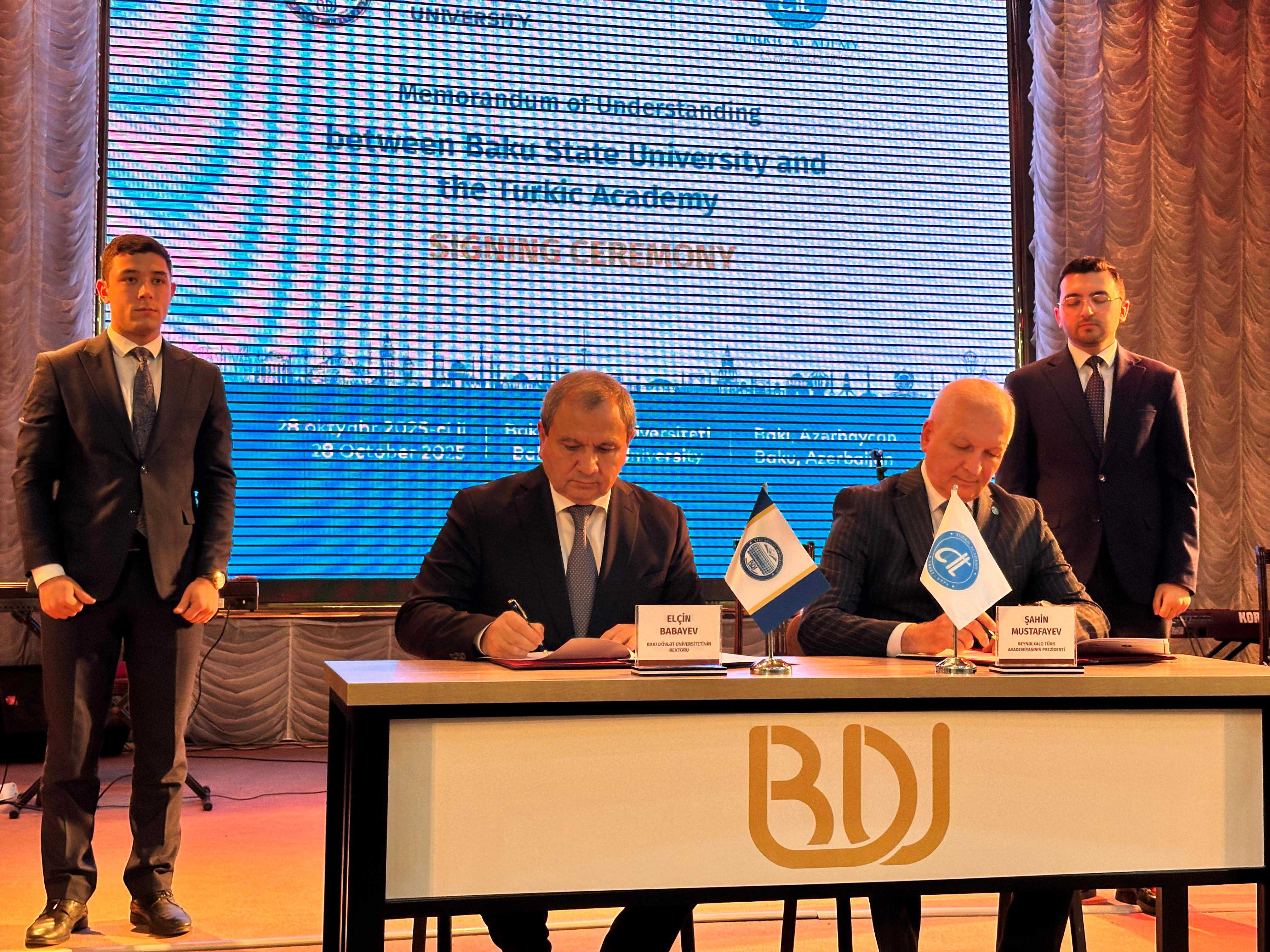 Подписан меморандум между БГУ и Международной тюркской академией