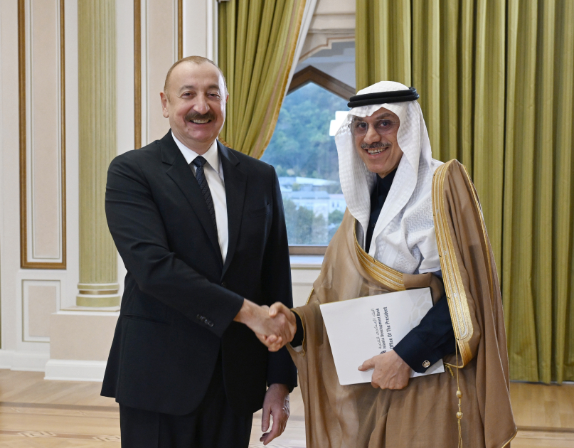 Президент Ильхам Алиев принял делегацию руководящих лиц структур-членов Арабской координационной группы