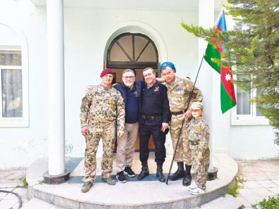 Один на всех - Dəmir yumruq

