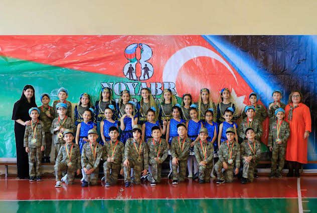 А ну-ка, мальчики!

