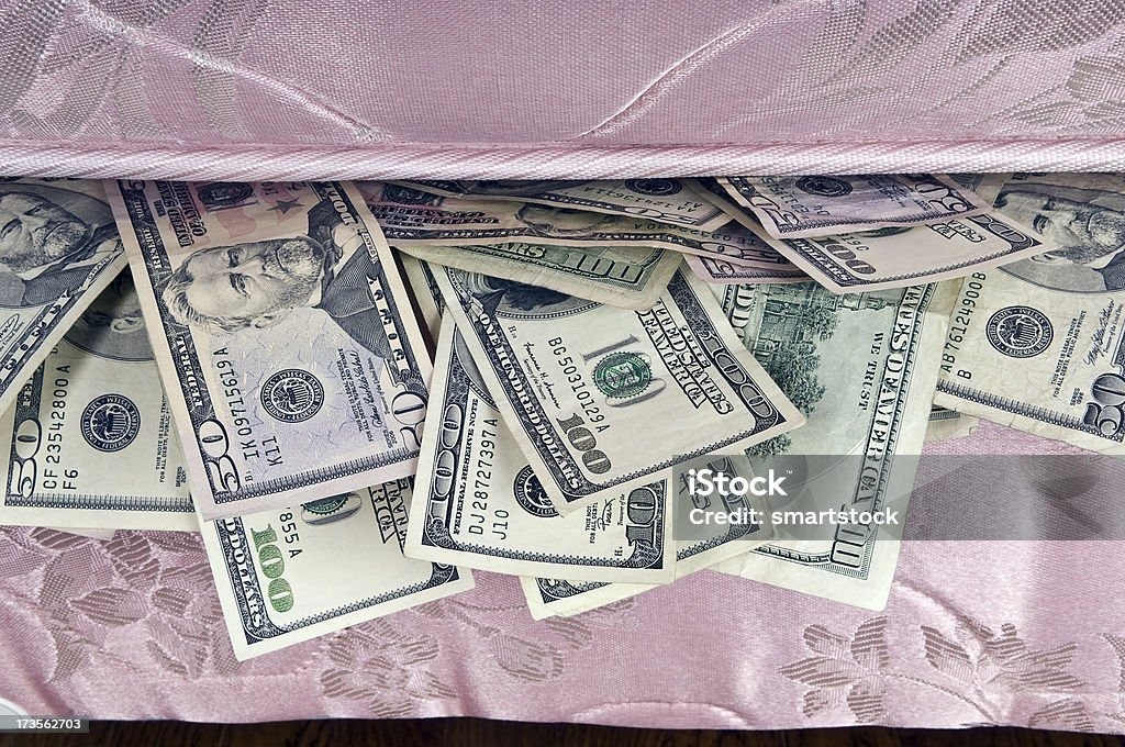 Деньги под подушкой