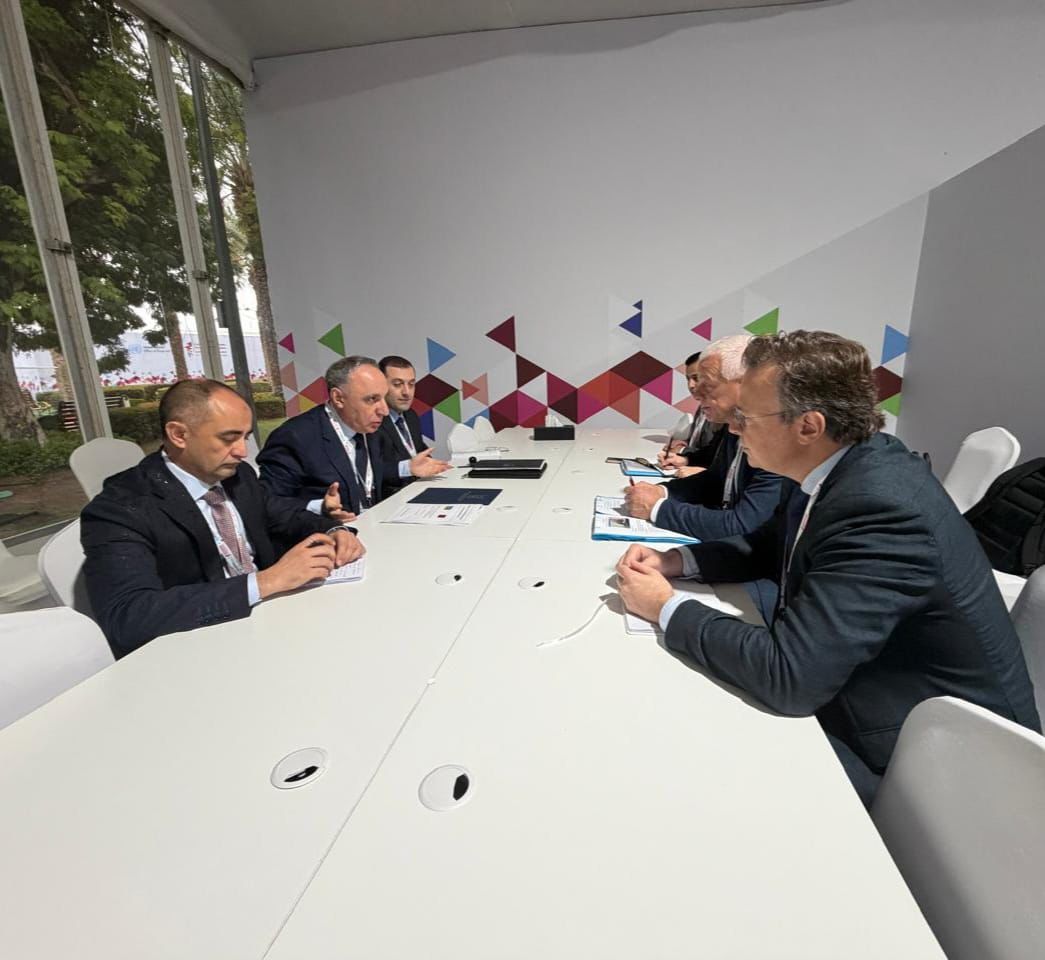 Укрепляя международное доверие