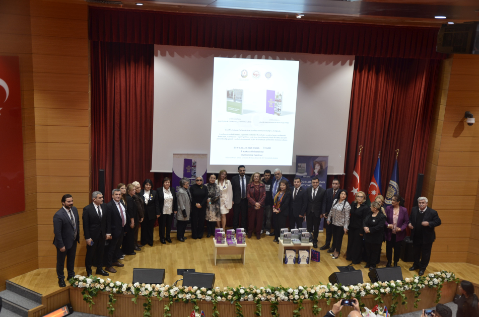 В Анкаре презентованы книги об успехах Азербайджана, достигнутых под руководством Президента Ильхама Алиева