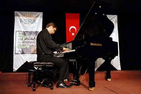 От Баку до Антальи: жизнь в клавишах