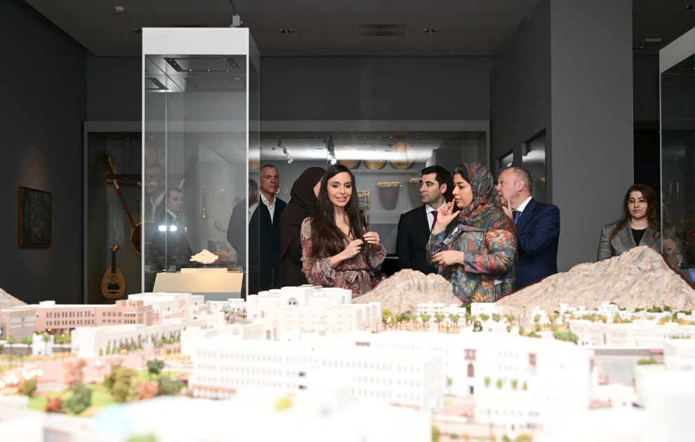 Вице-президент Фонда Гейдара Алиева Лейла Алиева посетила Национальный музей Омана и рынок Матрах в Маскате